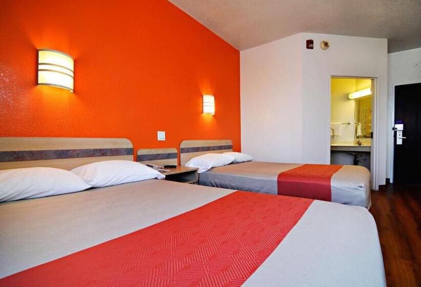 חדר סטנדרט לארבעה, Motel 6benson, Az