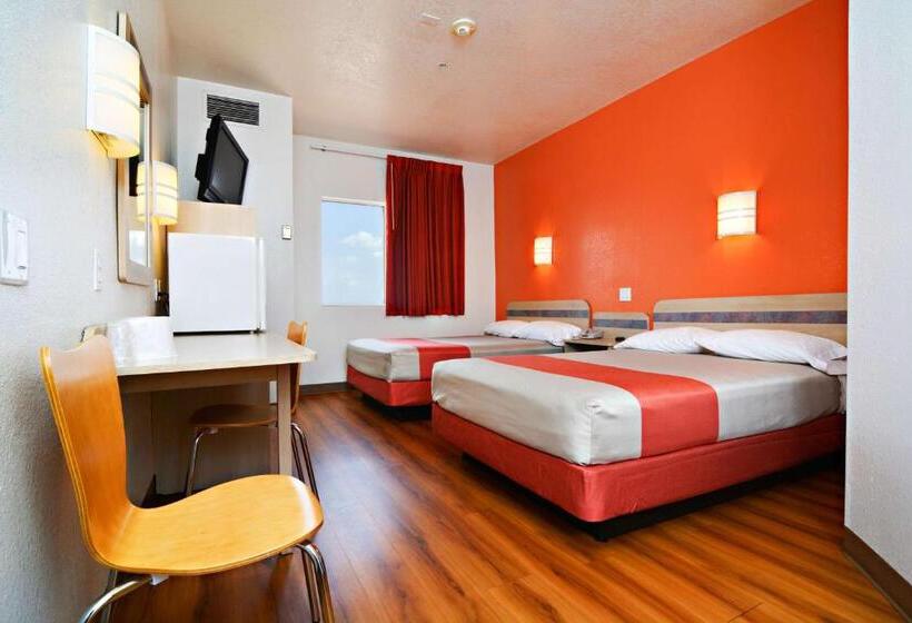 חדר סטנדרט לארבעה, Motel 6benson, Az