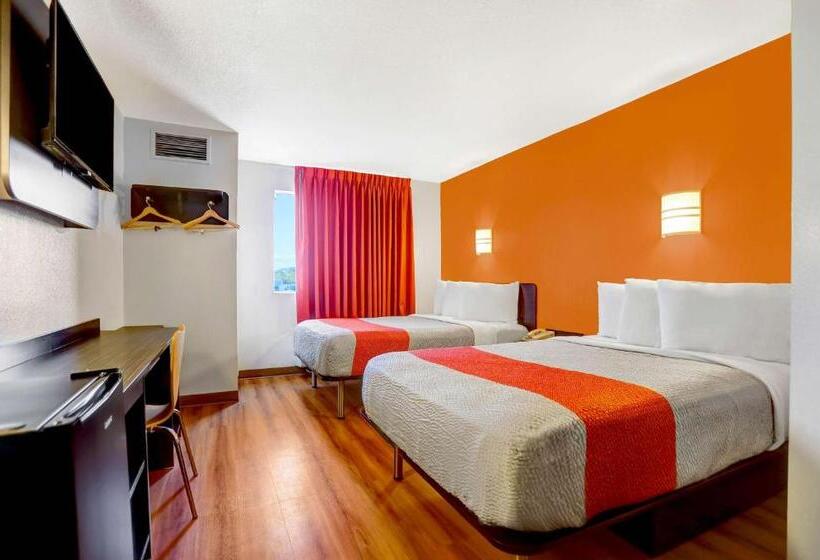 חדר סטנדרט לארבעה, Motel 6benson, Az