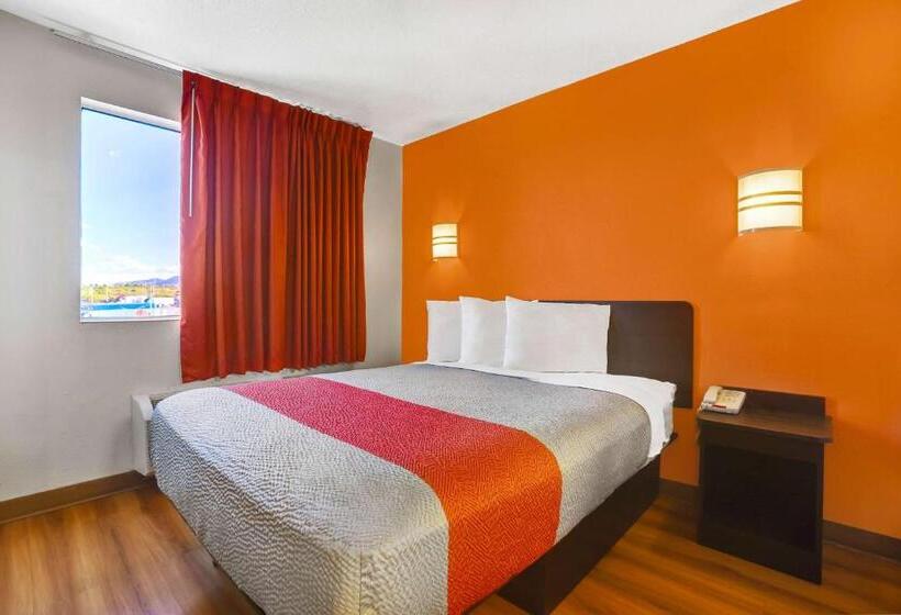חדר סטנדרט מותאם לאדם עם מוגבלויות, Motel 6benson, Az