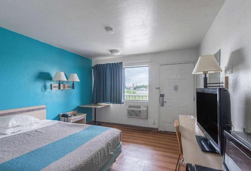 غرفة قياسية لذوى الاحتياجات الخاصة, Motel 6kansas City, Mo  Airport