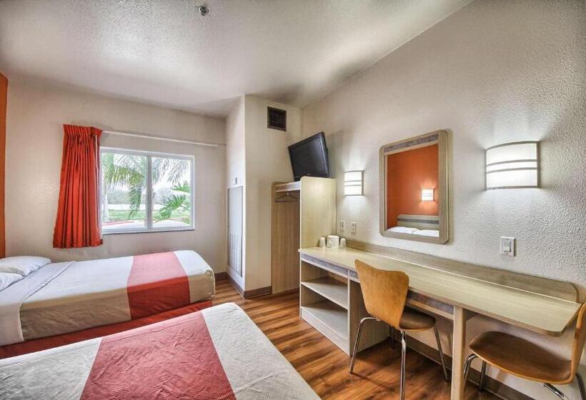 غرفة ديلوكس, Motel 6mission, Tx