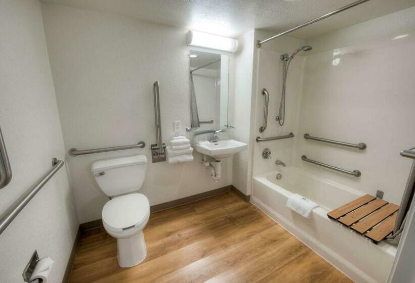 غرفة قياسية لذوى الاحتياجات الخاصة, Motel 6branford, Ct  New Haven