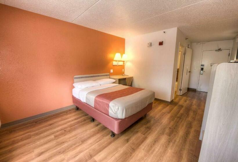 غرفة قياسية لذوى الاحتياجات الخاصة, Motel 6branford, Ct  New Haven