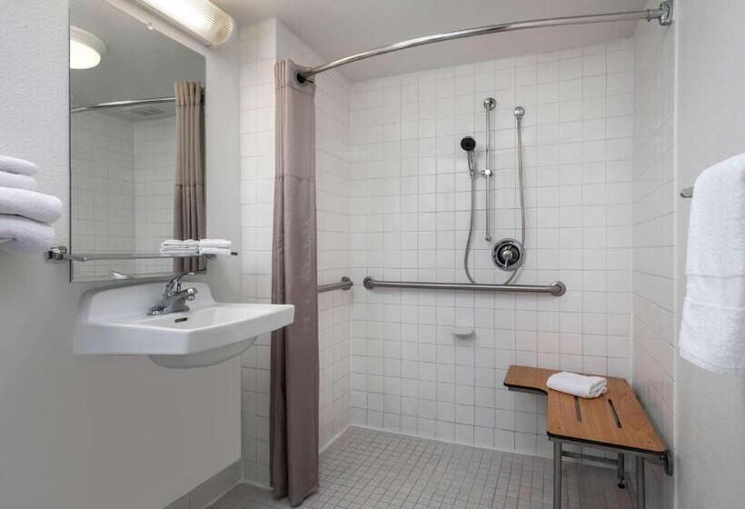 غرفة قياسية لذوى الاحتياجات الخاصة, Motel 6oceanside, Ca