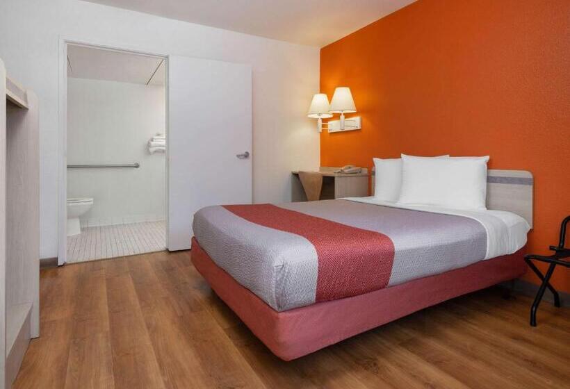 غرفة قياسية لذوى الاحتياجات الخاصة, Motel 6oceanside, Ca