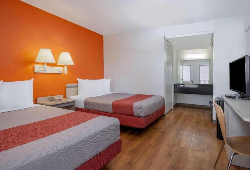 غرفة قياسية رباعية, Motel 6oceanside, Ca