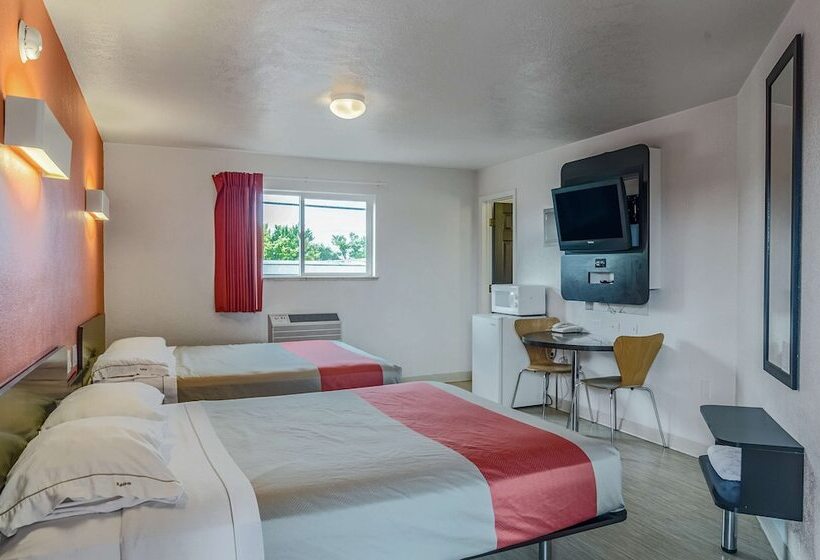 اتاق استاندارد با 2 تخت دوبل, Motel 6 Riverton Wy