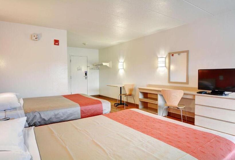 장애인을 위한 스탠다드 룸, Motel 6seekonk, Ma  Providence East