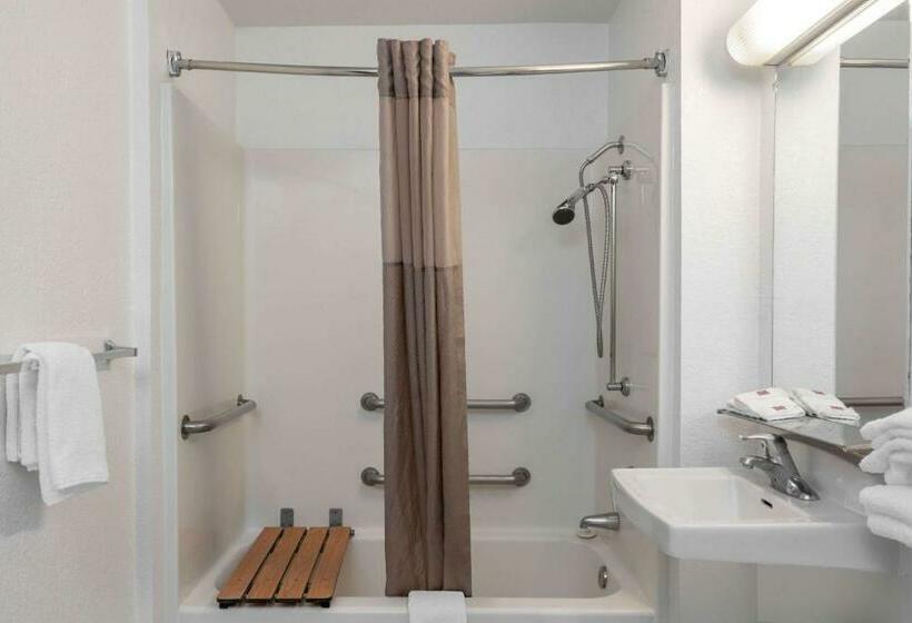 חדר סטנדרט מותאם לאדם עם מוגבלויות, North Hills Inn