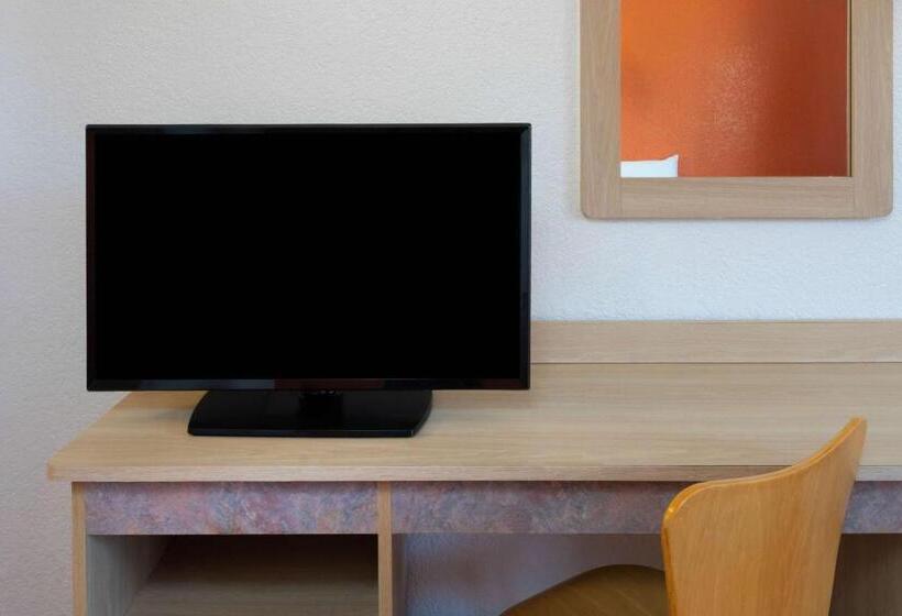 חדר סטנדרט מותאם לאדם עם מוגבלויות, North Hills Inn