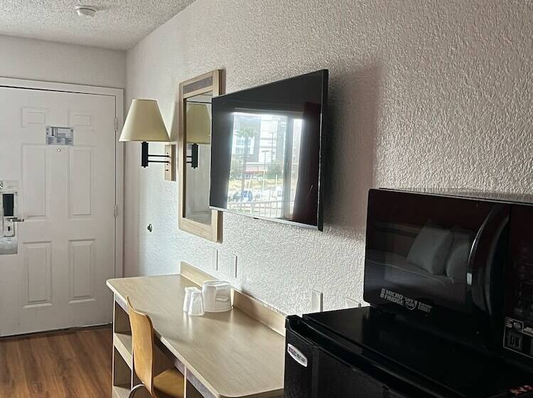 Четырехместный Номер Стандарт, North Hills Inn