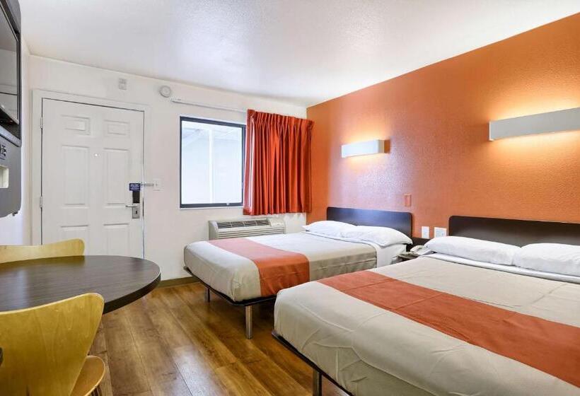 4인용 스탠다드 룸, Park Inn By Radisson