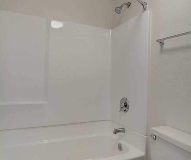 غرفه قياسيه سريرين مزدوجين, Motel 6chicopee, Ma  Springfield