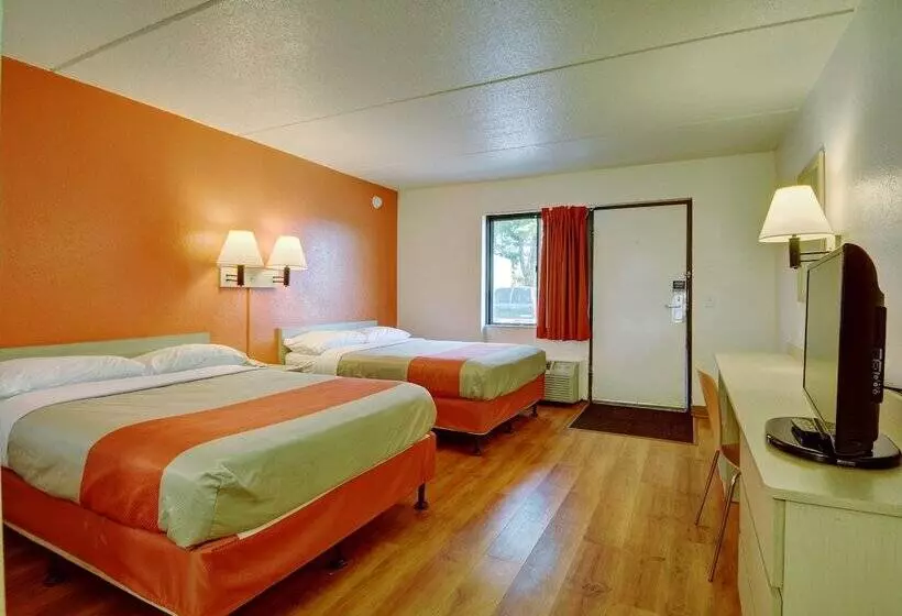 ２ダブルベッドのスタンダードルーム, Motel 6chicopee, Ma  Springfield