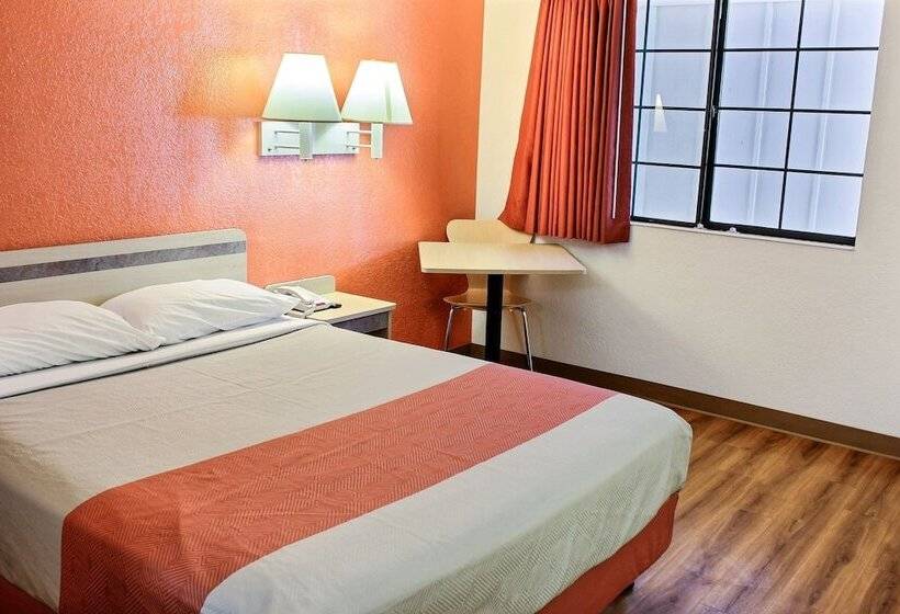 Номер Deluxe, Motel 6coalinga, Ca  East