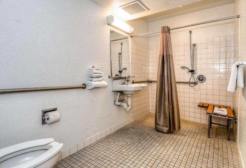 身障者適用スタンダードルーム, Motel 6 Corona, Ca