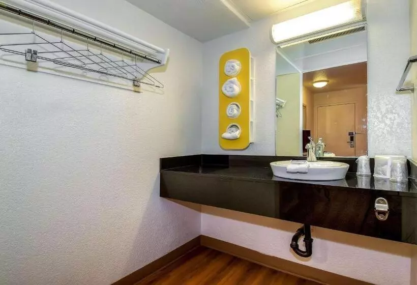 スタンダードルーム, Motel 6 Corona, Ca