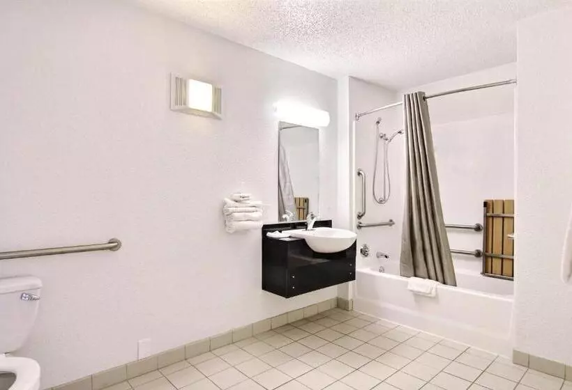 デラックスの４人部屋, Motel 6middleburg Heights, Oh  Cleveland