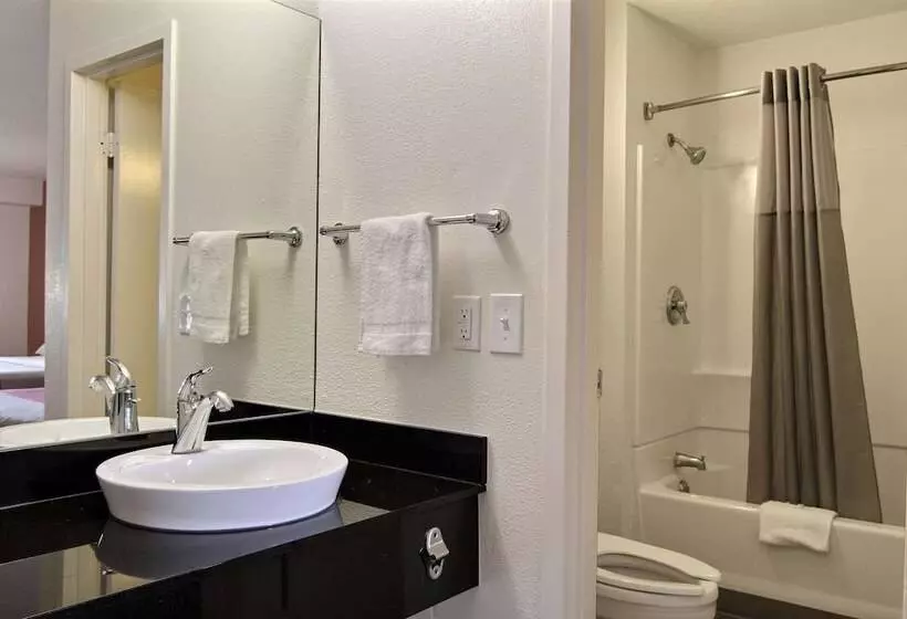 デラックスルーム, Motel 6middleburg Heights, Oh  Cleveland