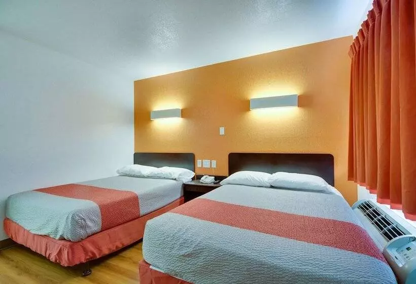اتاق استاندارد با 2 تخت دوبل, Avera Suites