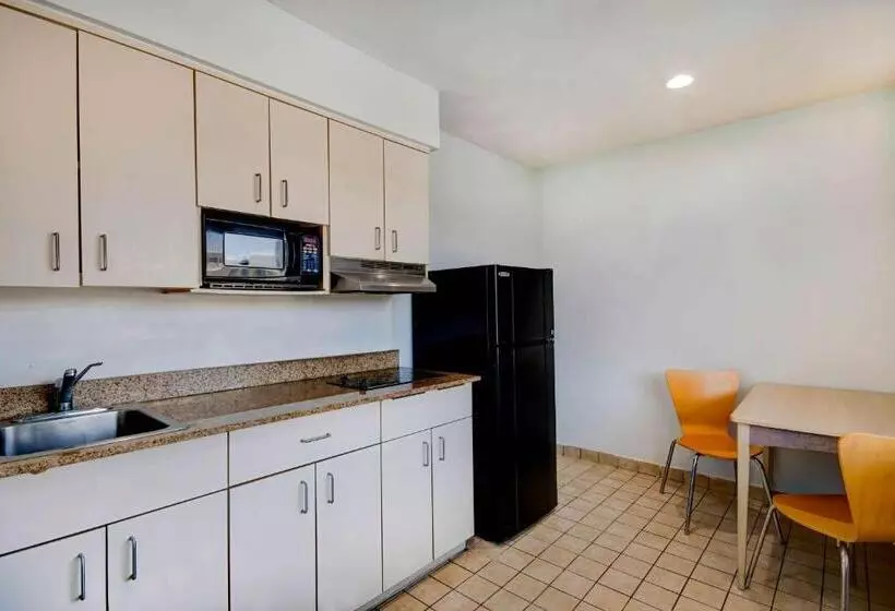 Deluxe Neljän Hengen Huone, Motel 6port Allen, La  Baton Rouge
