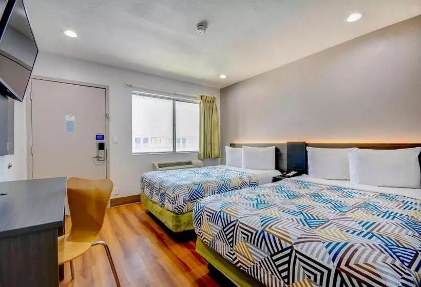 Deluxe Neljän Hengen Huone, Motel 6port Allen, La  Baton Rouge