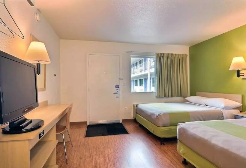 ２ダブルベッドのスタンダードルーム, Motel 6tumwater, Wa  Olympia