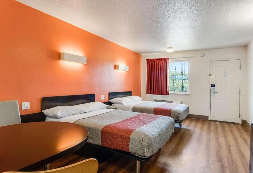 غرفة ديلوكس رباعية, Motel 6youngstown, Oh