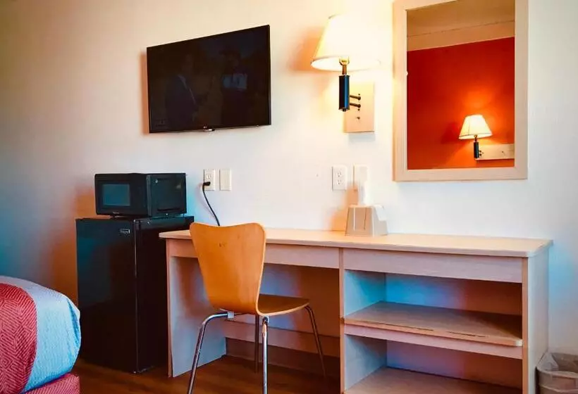 ２ダブルベッドのスタンダードルーム, Travelodge By Wyndham Madison Heights Mi