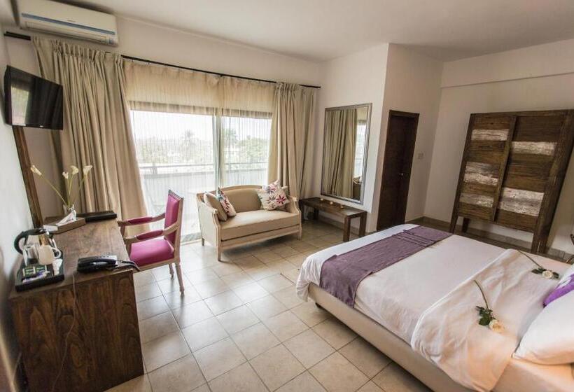 디럭스 룸, The Swiss Hotel Freetown