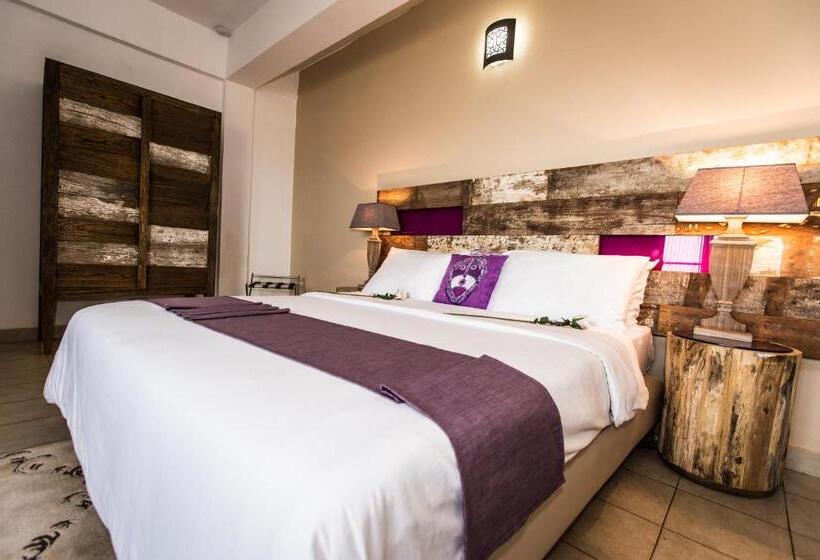 디럭스 룸, The Swiss Hotel Freetown