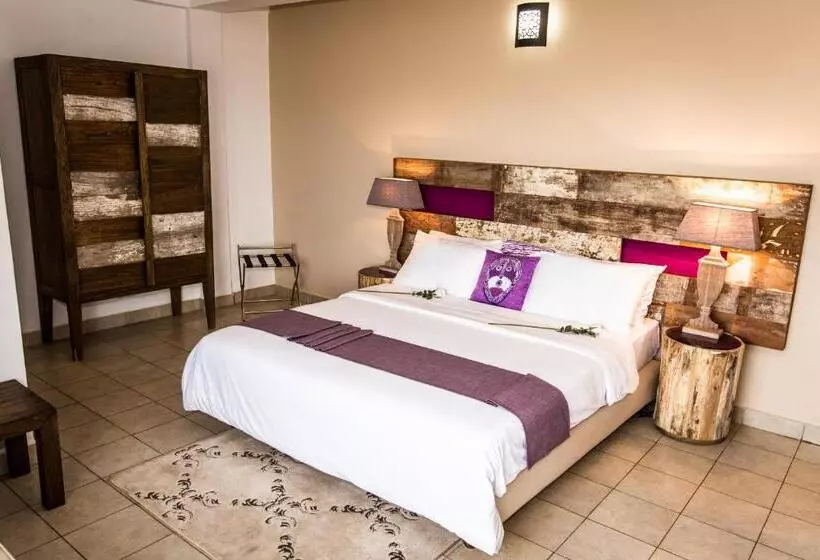 اتاق لوکس, The Swiss Hotel Freetown