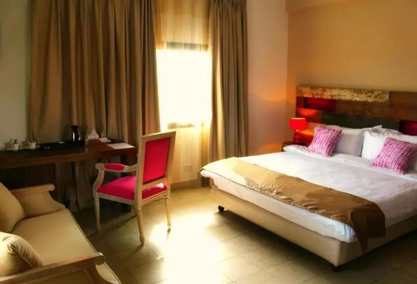 اتاق سوپریور, The Swiss Hotel Freetown