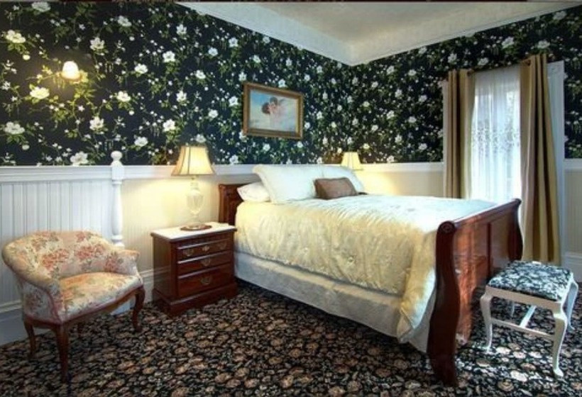 חדר אקונומי, Gingerbread Mansion