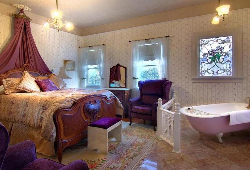 סוויטה, Gingerbread Mansion