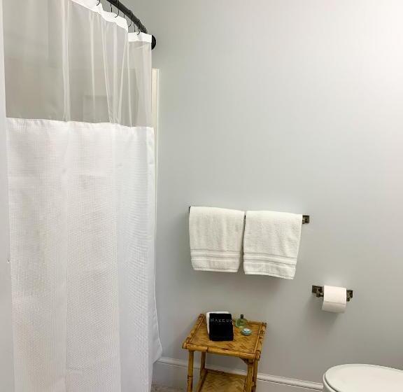 חדר סטנדרט עם מיטת קינג, Meadows Inn