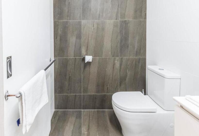 חדר דחוקס עם מיטת קינג, Black Forest Motel