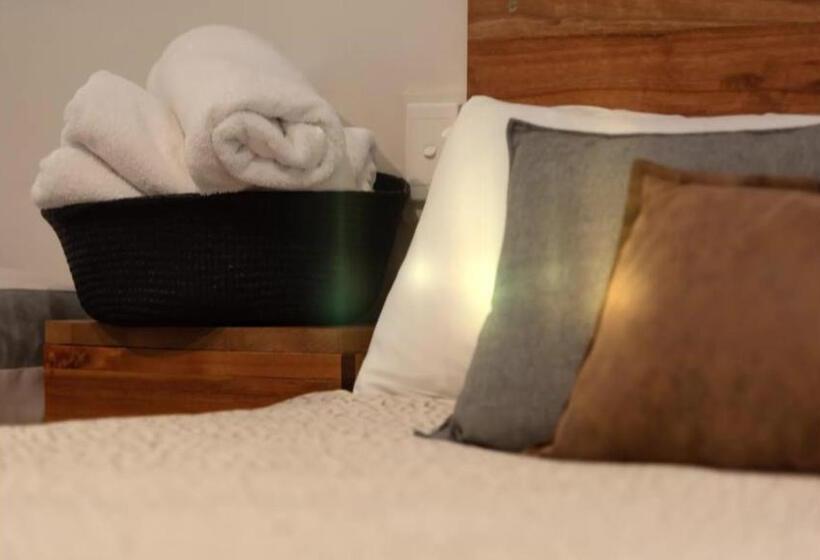 סוויטה אקזקיוטיב, Black Forest Motel