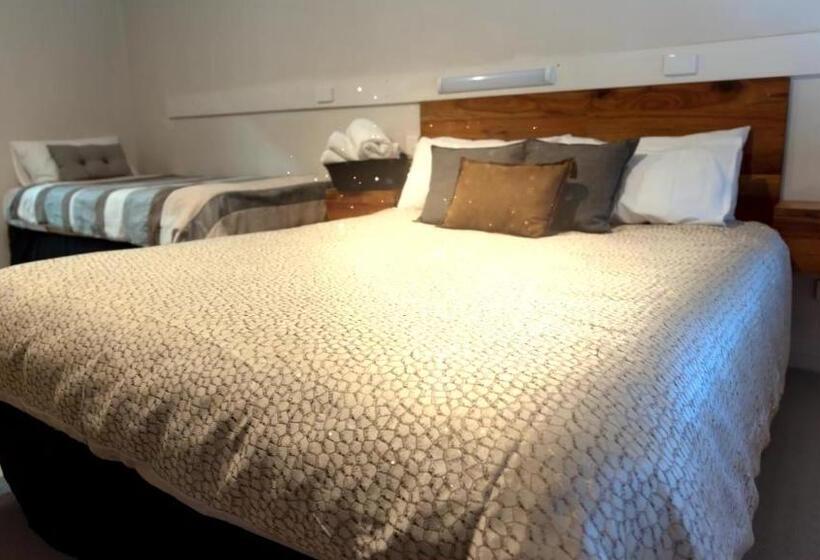 סוויטה אקזקיוטיב, Black Forest Motel