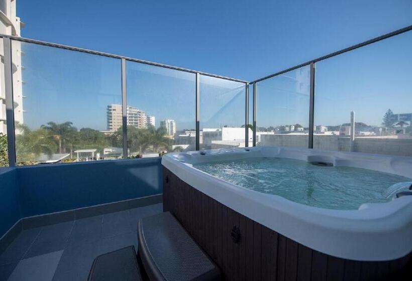 דירת דלוקס  חדרי שינה עם נוף לים, Centrepoint Apartments Caloundra