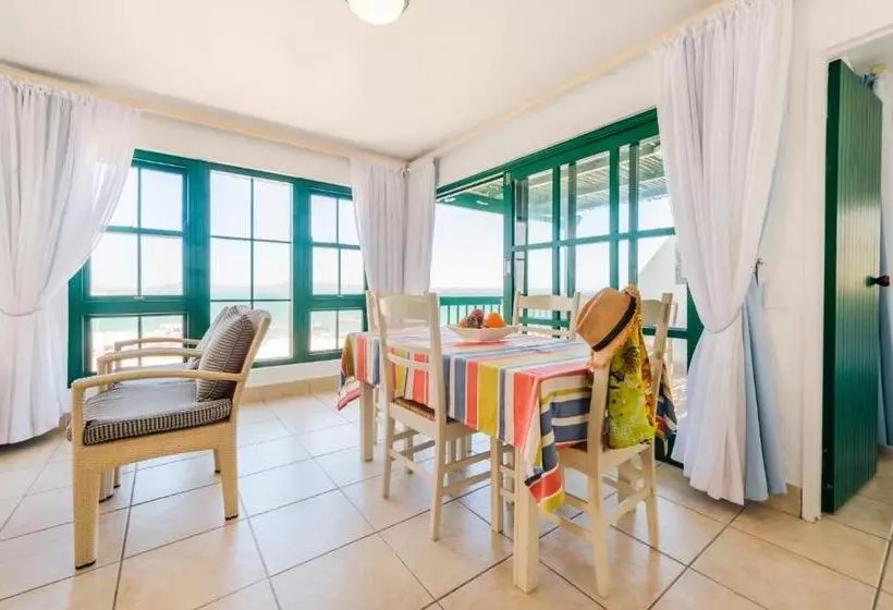Standard studio with lake view, Club Mykonos Langebaan