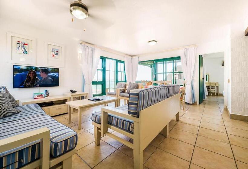 Standard studio with lake view, Club Mykonos Langebaan