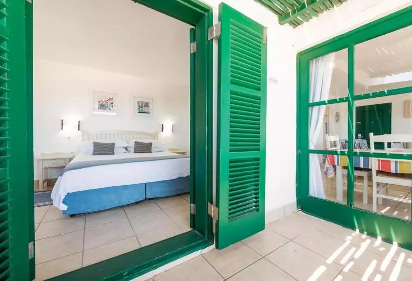 Standard studio with lake view, Club Mykonos Langebaan