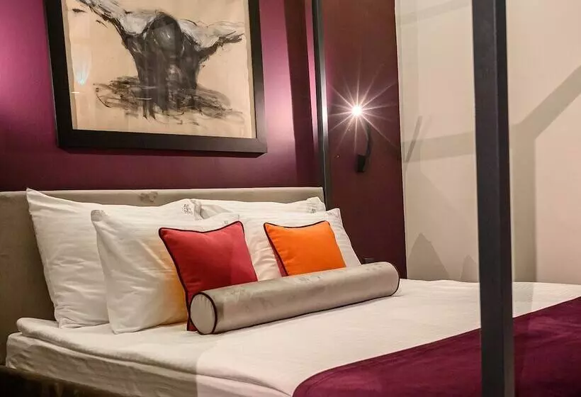 سوییت جونیور, Artloft Garni