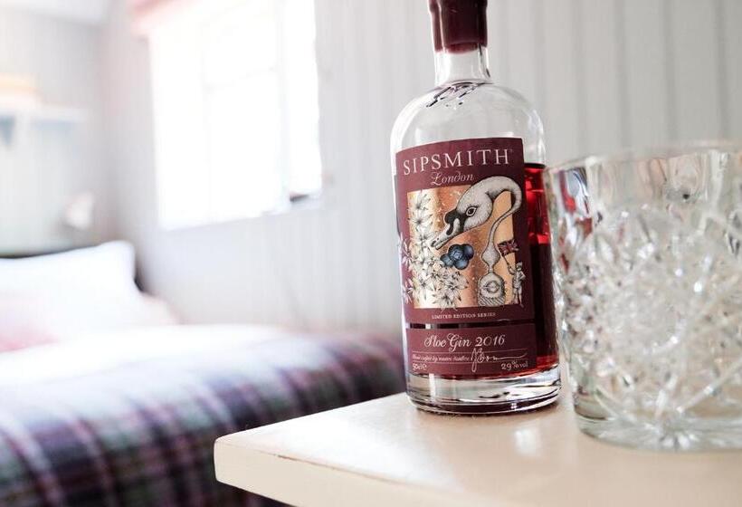 基本间, Bel And The Dragon Churt