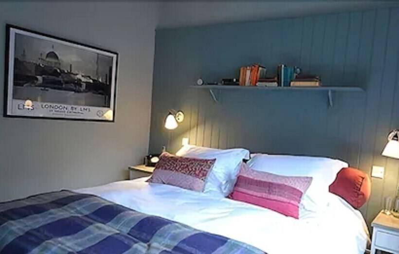 标准间, Bel And The Dragon Churt