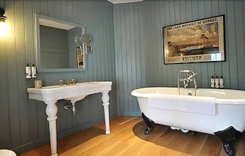 스탠다드 룸, Bel And The Dragon Churt