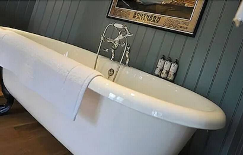 스탠다드 룸, Bel And The Dragon Churt