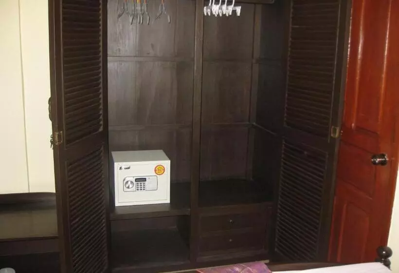 バルコニー付きスーペリアルーム, Comfort House
